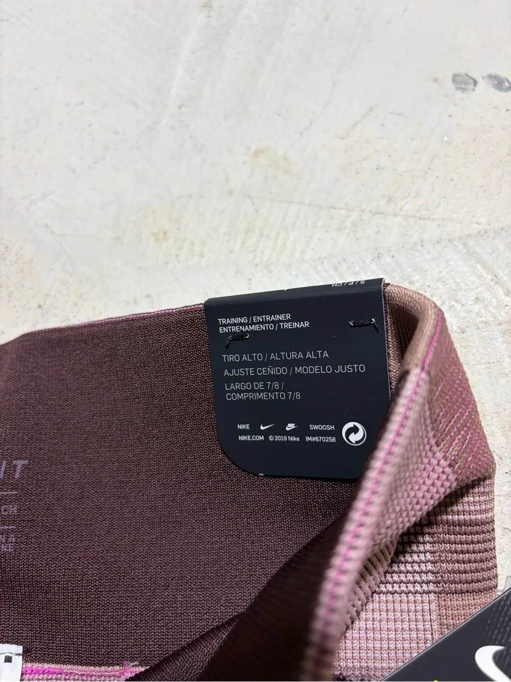 Nike women’s NWT Sculpt lux tight fit Pink brown leggings small MSRP$100